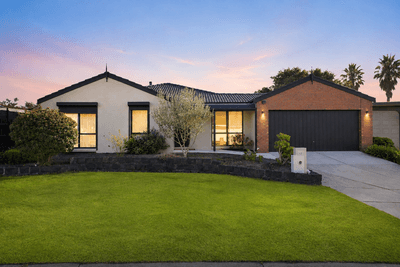 /international/au/17-broome-crescent-cranbourne-north-vic-151180936/