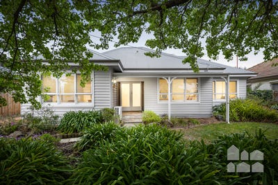 /international/au/18-napoleon-street-west-footscray-vic-152477612/