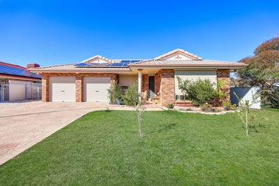 /international/au/46-wahroonga-drive-tamworth-nsw-152017624/