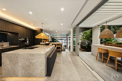 /international/au/10103-2-ephraim-island-paradise-point-qld-148693188/?lang=fr