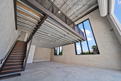 /international/au/5-bailey-crescent-southport-qld-504453108/