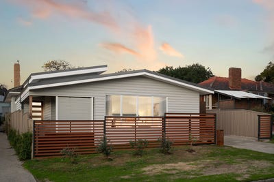 /international/au/10-dearle-street-hamilton-hill-wa-148449556/