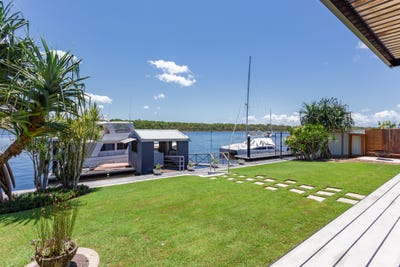 /international/au/15-esplanade-tin-can-bay-qld-148534076/?lang=zh-cn