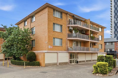 /international/au/31-1-riverpark-drive-liverpool-nsw-152481076/