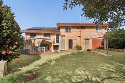 /international/au/27-sardon-street-centenary-heights-qld-151620156/