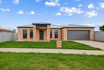 /international/au/15-mayne-boulevard-irymple-vic-150797376/