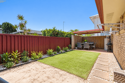/international/au/51-japonica-drive-palm-beach-qld-152565228/