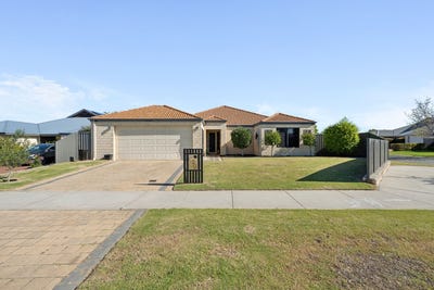 /international/au/52-turkich-parade-aveley-wa-152633160/