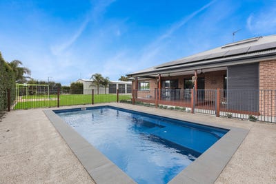 /international/au/11-jane-road-kerang-vic-150958876/