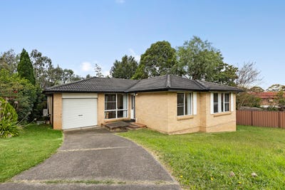 /international/au/8-flint-street-kings-langley-nsw-148421172/