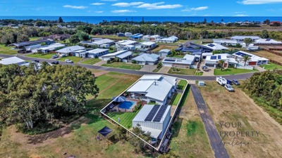 /international/au/30-deering-place-innes-park-qld-150943144/