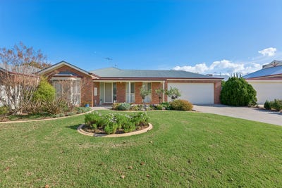 /international/au/17-james-cook-drive-mildura-vic-151457472/