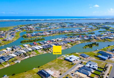 /international/au/18-tyro-parade-hindmarsh-island-sa-204678600/