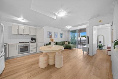 /international/au/1211-10-fifth-avenue-palm-beach-qld-151358856/