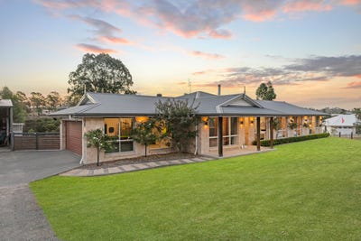 /international/au/33-jinker-circuit-clarence-town-nsw-151105496/