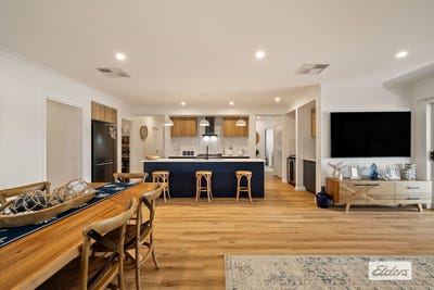 /international/au/19-loames-street-wodonga-vic-152400568/