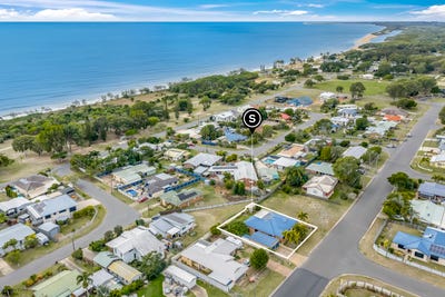 /international/au/18-acacia-street-moore-park-beach-qld-148771060/?lang=id