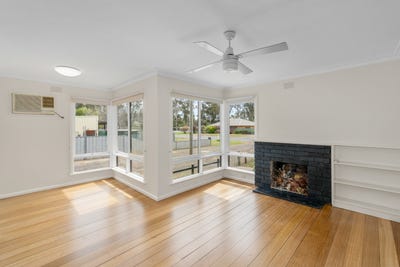 /international/au/15-15a-gobur-street-euroa-vic-152487784/