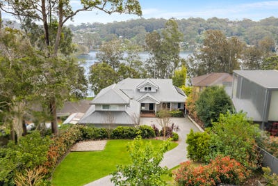 /international/au/71-the-round-drive-avoca-beach-nsw-152582684/