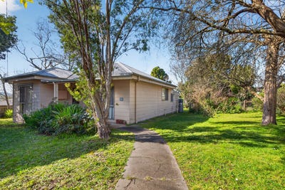 /international/au/4-balding-street-mirboo-north-vic-152282928/
