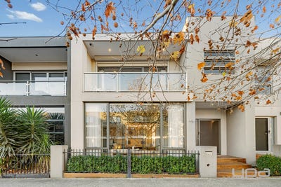 /international/au/25-garretty-road-caroline-springs-vic-148349848/