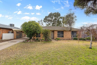 /international/au/3-magnolia-parade-lake-albert-nsw-148493164/