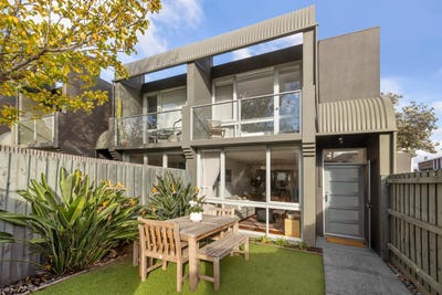 /international/au/10-16-type-street-richmond-vic-148394860/