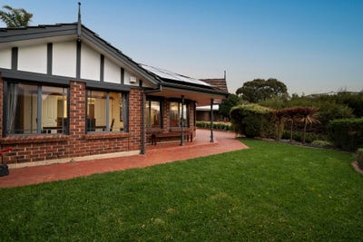 /international/au/15-bennett-close-aberfoyle-park-sa-151402628/