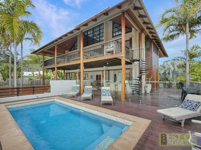 /international/au/-villa-kembali-19-pacific-drive-horseshoe-bay-qld-151448232/