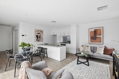 /international/au/16-redwood-drive-mount-barker-sa-150817116/