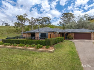 /international/au/32-manikato-drive-hodgson-vale-qld-152485800/