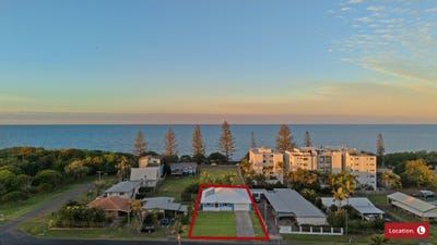 /international/au/52-see-street-bargara-qld-151318880/