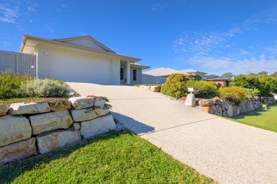 /international/au/44-woodland-drive-southside-qld-151395468/