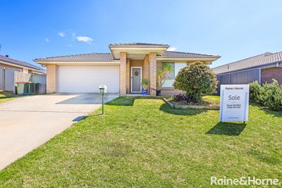 /international/au/17-reginald-drive-kootingal-nsw-152637196/