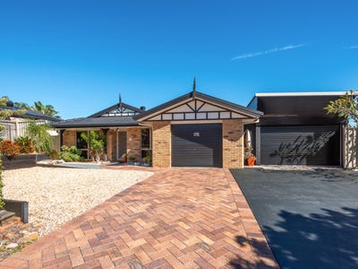 /international/au/176-universal-street-oxenford-qld-151421680/