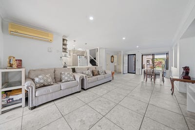 /international/au/20-1-secondary-street-upper-coomera-qld-150637112/