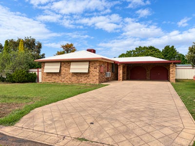 /international/au/218-hawker-street-quirindi-nsw-152693600/