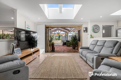 /international/au/2-wodgina-place-kingsley-wa-152529580/