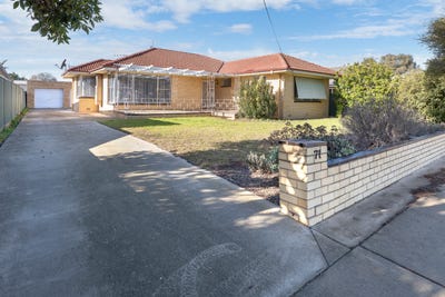 /international/au/71-murlong-street-swan-hill-vic-148392412/