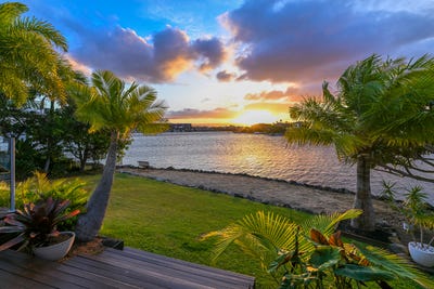 /international/au/3-pearl-beach-drive-helensvale-qld-152612804/