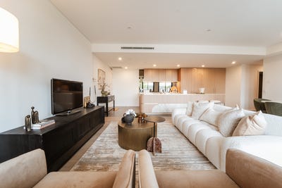 /international/au/102-8-18-garthowen-crescent-castle-hill-nsw-135638350/