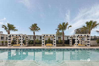 /international/au/93-33-river-road-bundamba-qld-150941760/
