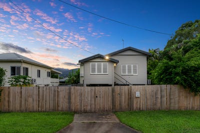 /international/au/71-hayward-street-mooroobool-qld-151023104/