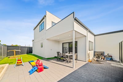 /international/au/10-19-yallambee-queens-park-wa-150887944/