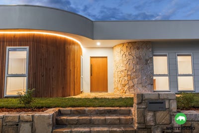 /international/au/13-mowenbah-crescent-googong-nsw-150704480/