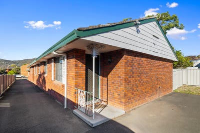 /international/au/4-29-church-street-west-tamworth-nsw-151214508/