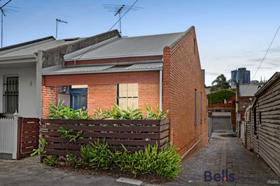 /international/au/10-harker-street-north-melbourne-vic-152657136/