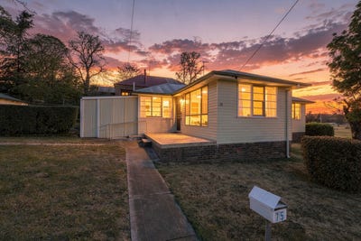 /international/au/75-dangar-street-armidale-nsw-152632272/