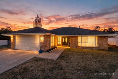 /international/au/2-barleyfields-road-uralla-nsw-152553972/