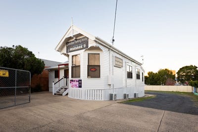 /international/au/8-station-street-toowoomba-city-qld-505144540/